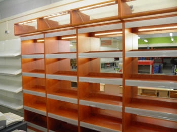 رف متجر إكسسوارات سيارات قطع غيار